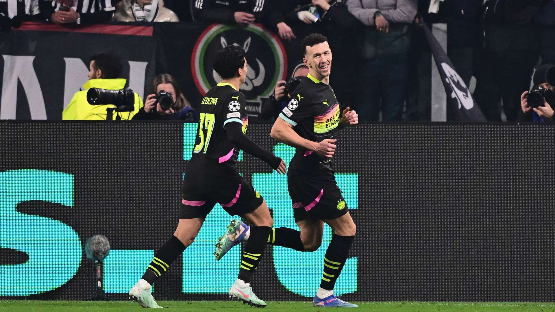 的表现来证 的表现来证